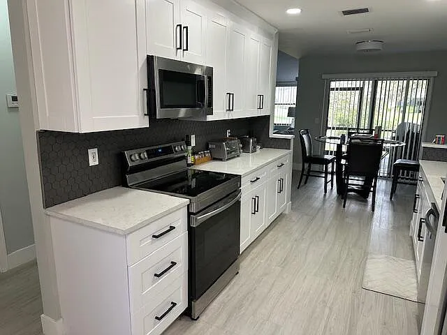1527 Woodbridge Lakes Cir, West Palm Beach, FL